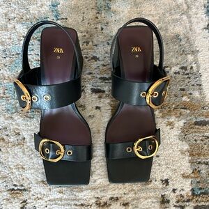 Zara buckle shoes🖤